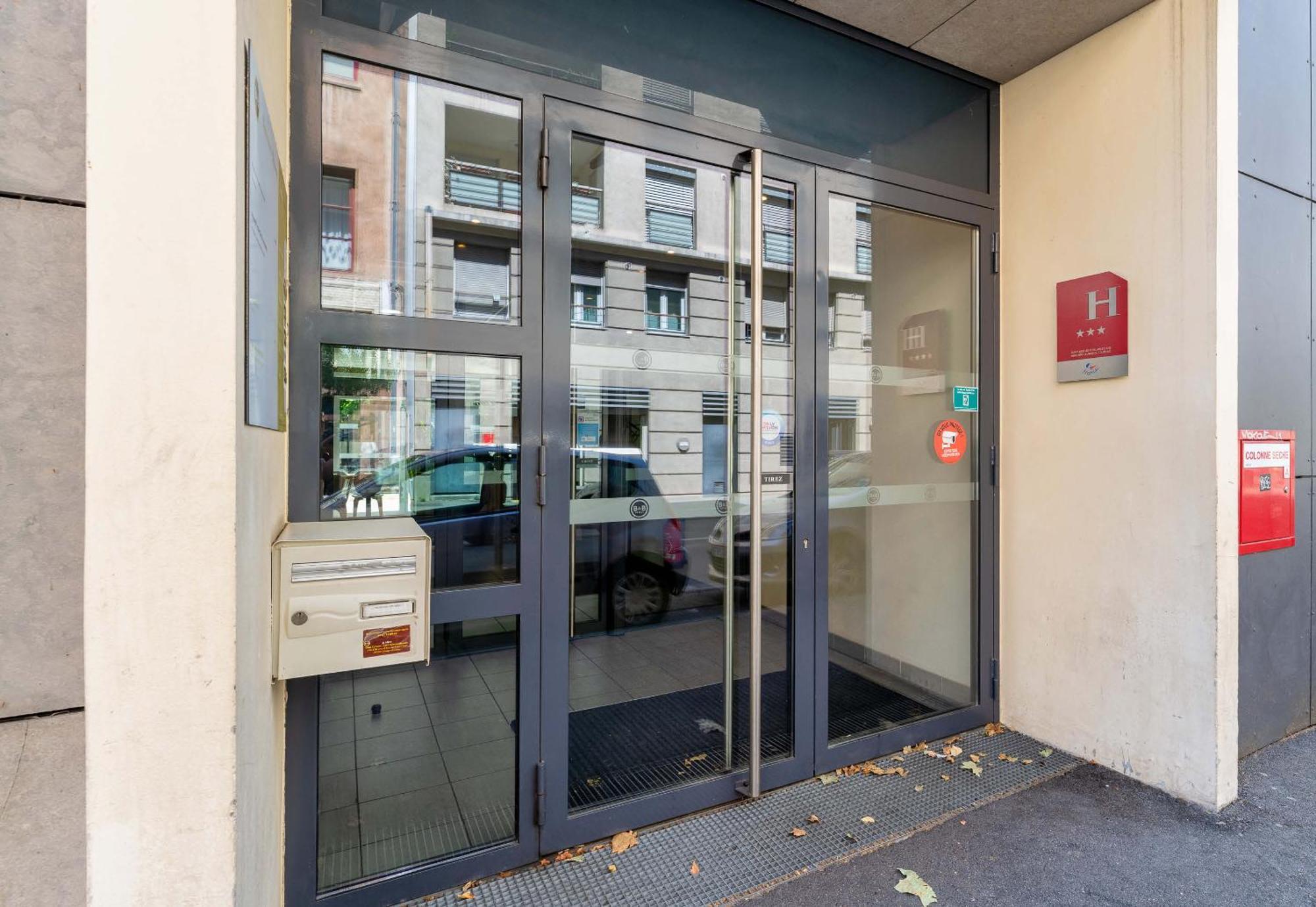 B&B Hotel Lyon Caluire Cite Internationale Exterior photo