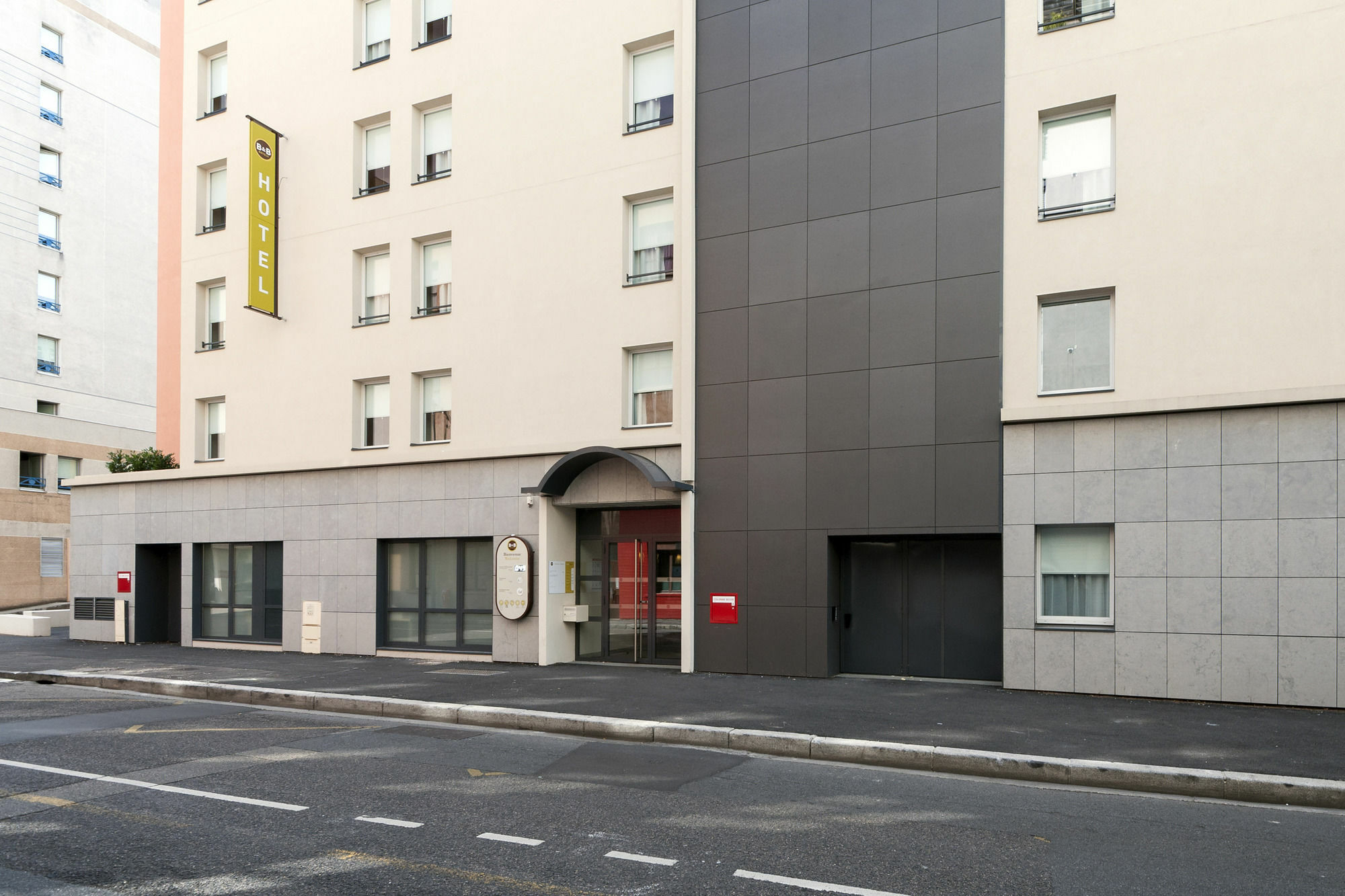 B&B Hotel Lyon Caluire Cite Internationale Exterior photo