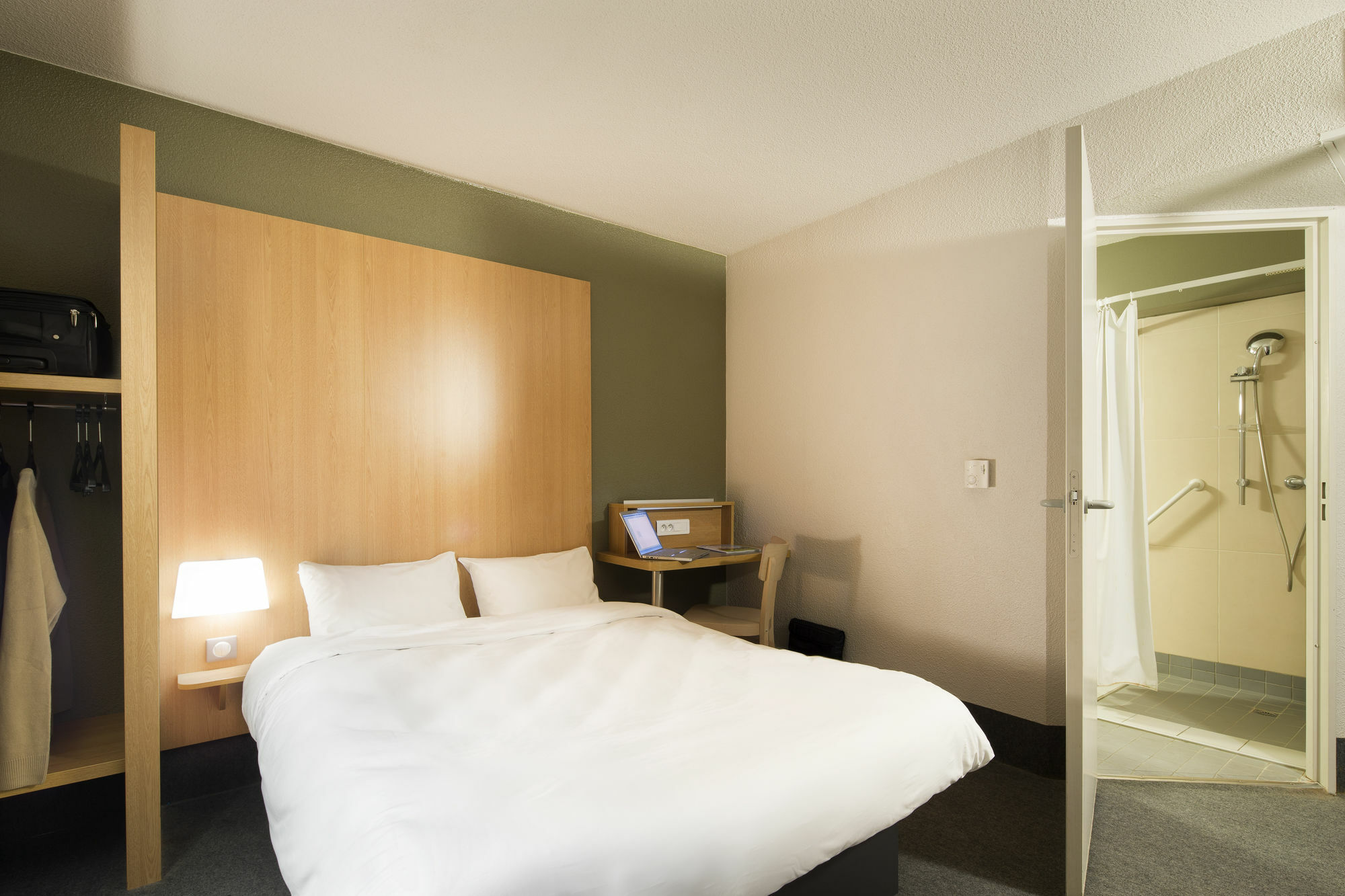 B&B Hotel Lyon Caluire Cite Internationale Exterior photo