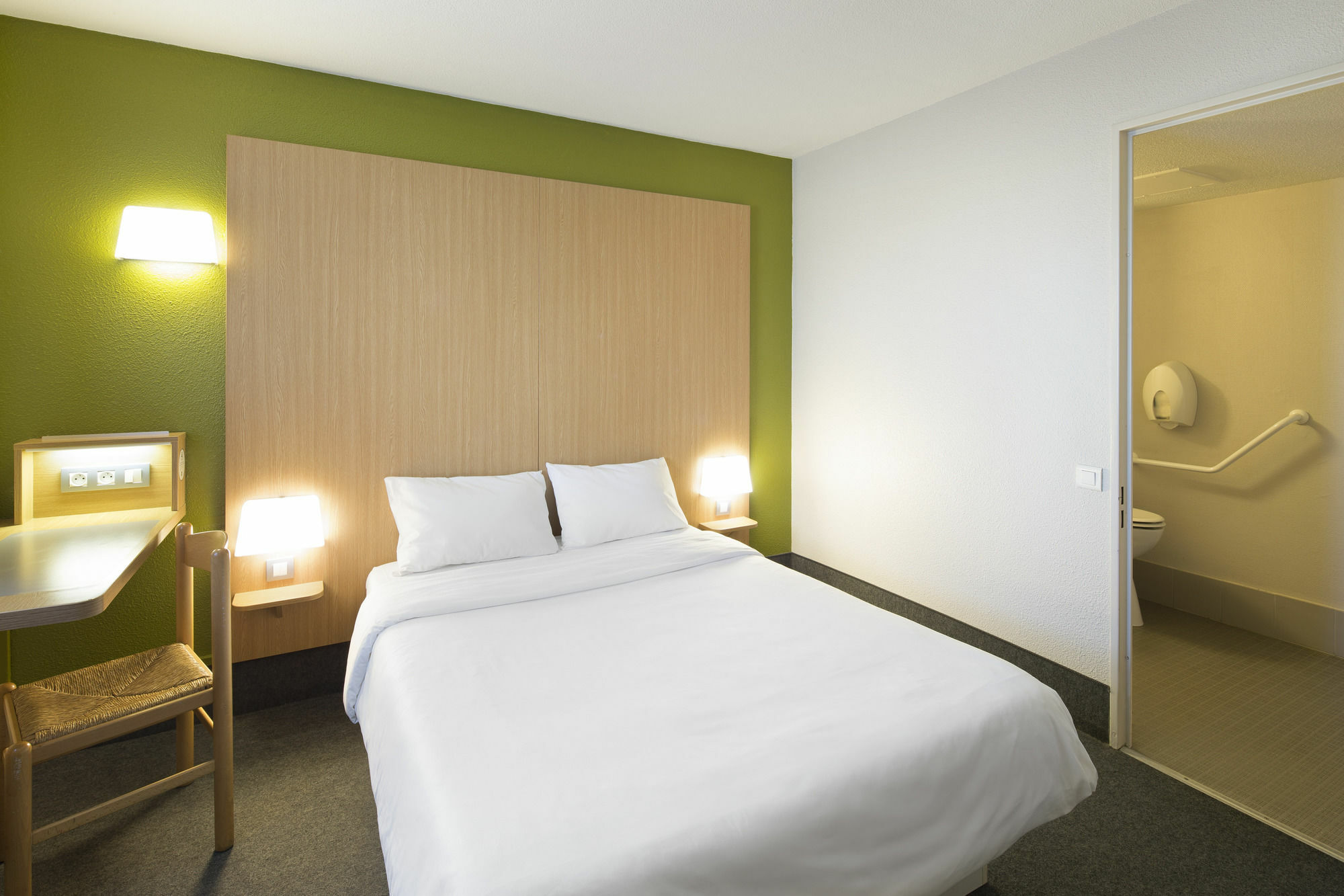 B&B Hotel Lyon Caluire Cite Internationale Exterior photo